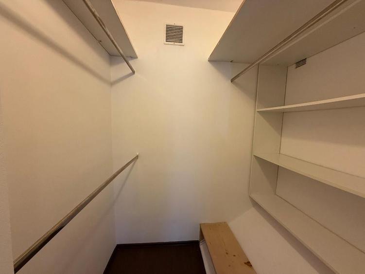 De inchiriat Apartament 3 camere cu scara interioara, zona Centru. - 14