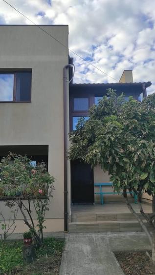 Casă cu Teren 60 Mp în Andronache