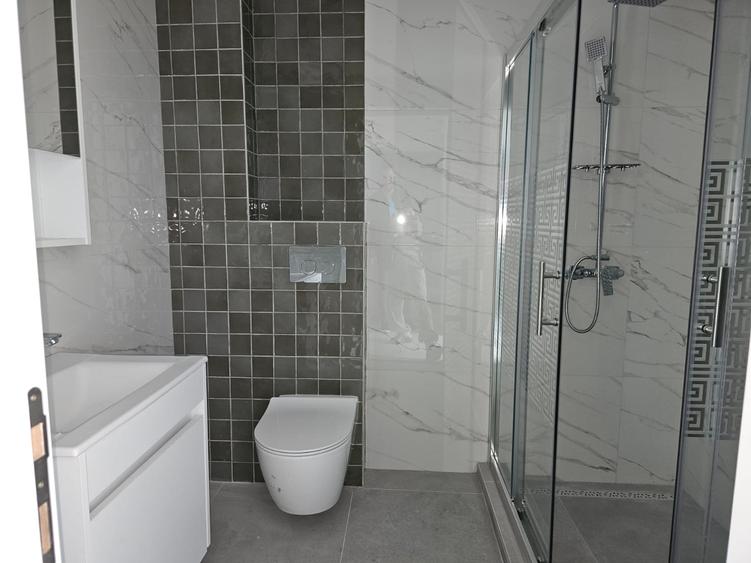 Apartament cu 3 camere decomandat în Energia