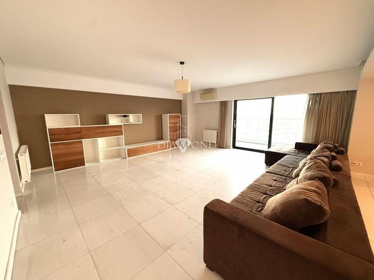 Apartament cu 3 camere decomandat în Aviației