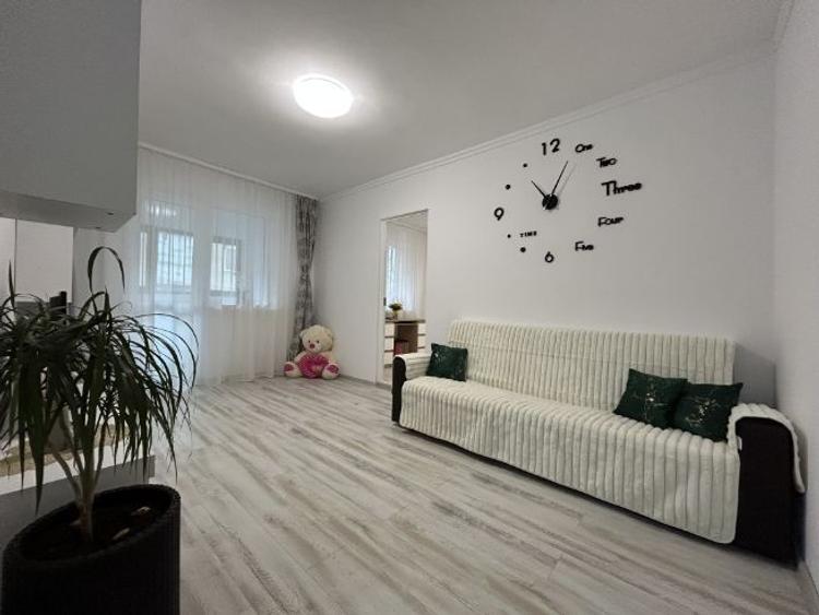 Vând Apartament 2 camere, Etaj 1, Murfatlar - 1