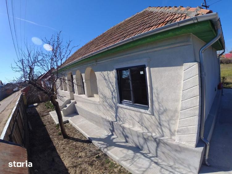 Casă cu 4 camere cu Teren 1770 Mp în Ciorani