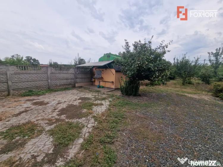 Casă cu 7 camere cu Teren 1500 Mp în Bazoș