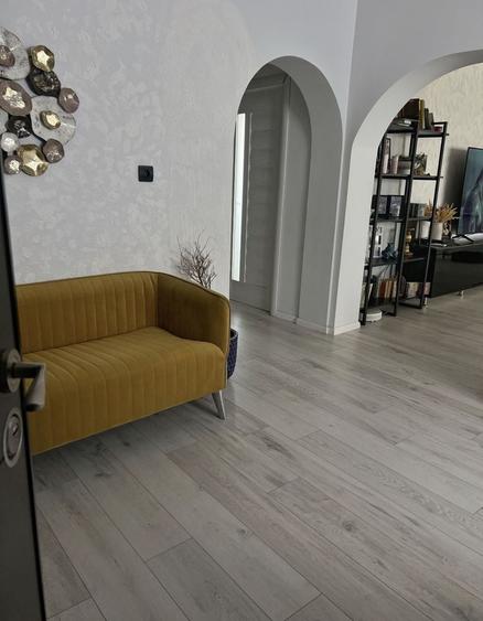 Casă cu 4 camere în Colentina