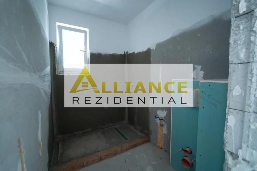 Penthouse cu 3 camere decomandat în Central