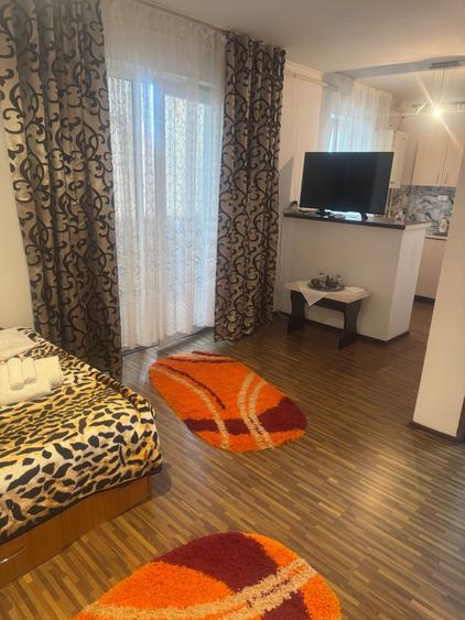 Garsonieră decomandată în Central