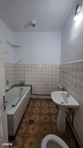 Casa de 3 camere, 130 mp., curte si gradina in zona Micro 1 - 10