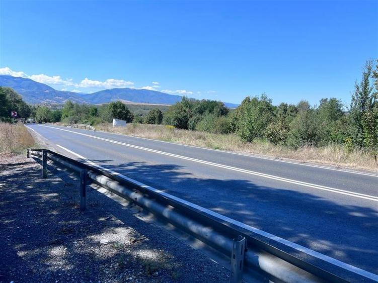 Teren extravilan de 3600 mp, în Bradu