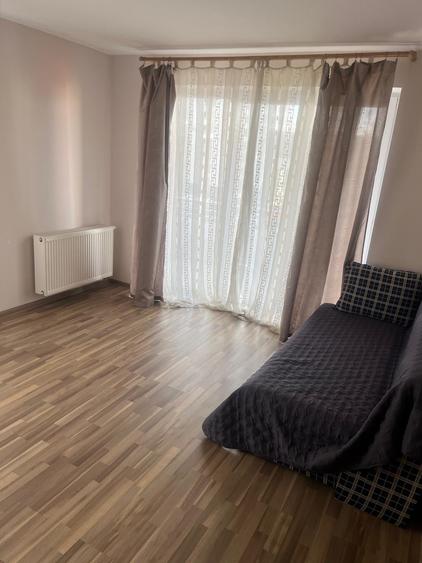 Apartament cu 2 camere decomandat în Tractorul