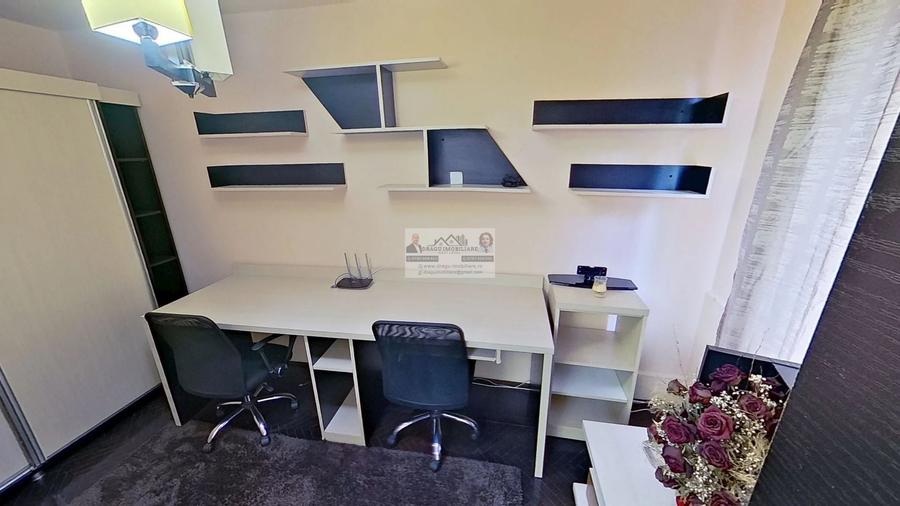 Apartament cu 3 camere decomandat în Central