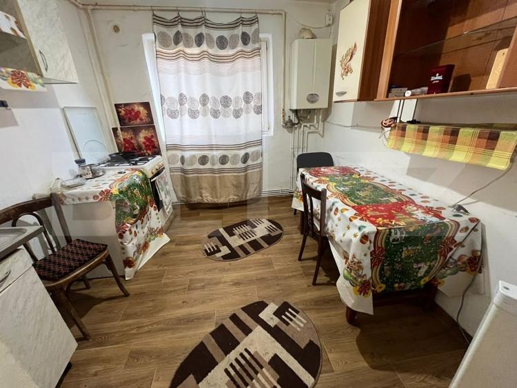Apartament cu 2 camere semidecomandat, mobilat în Micro 11