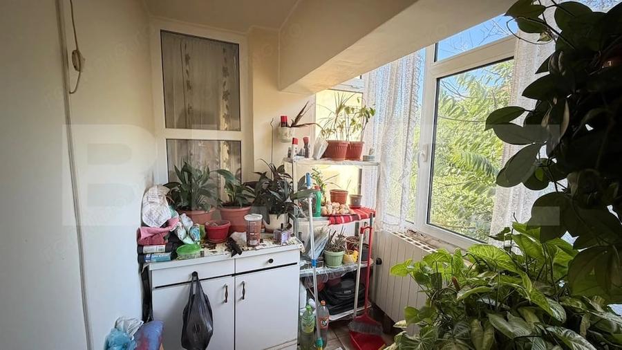 Apartament cu 4 camere decomandat în 1 Mai