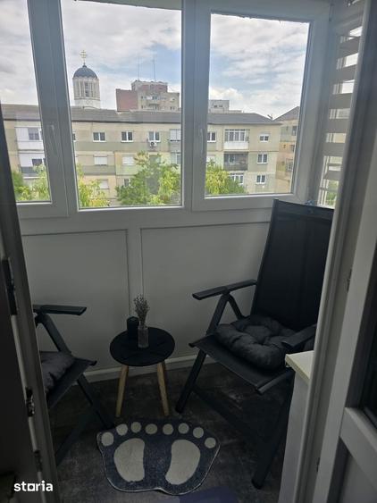 Apartament cu 3 camere decomandat în Micro 16