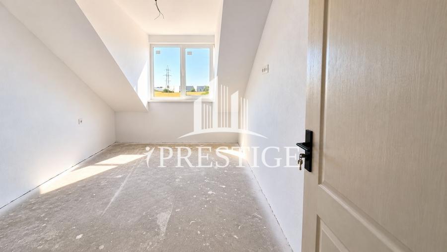 Apartament cu 3 camere decomandat în Turnișor