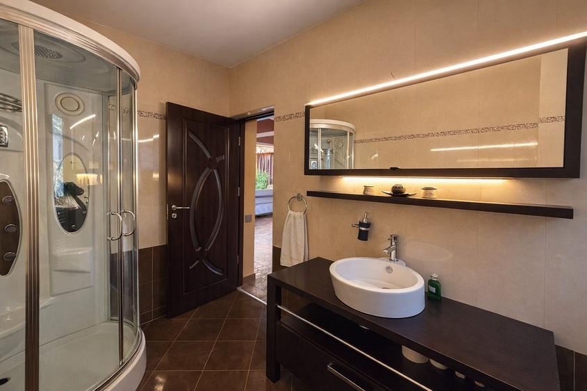 Vilă elegantă, 7 camere, cu sală de fitness și saună — Bucium, Iași - 31