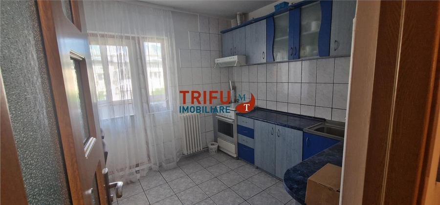 Apartament cu 3 camere decomandat în Cetate