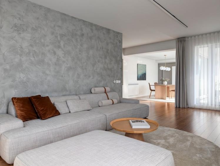 Apartament cu 3 camere decomandat în Central