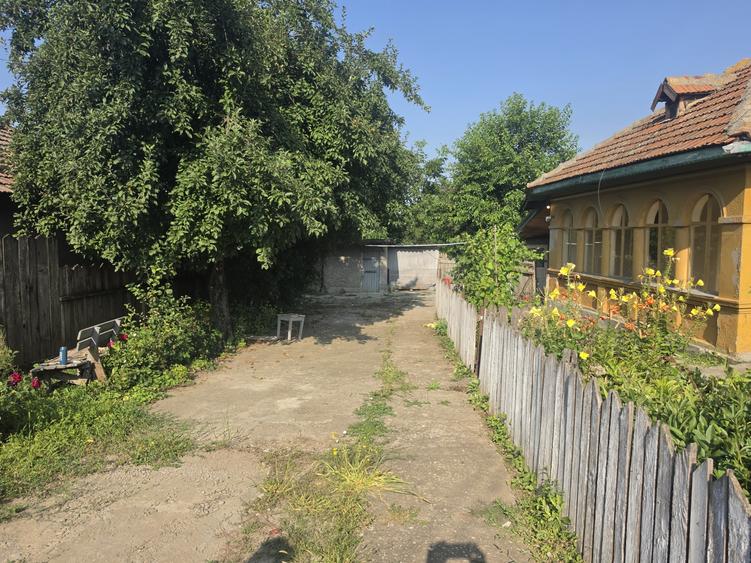 Casă individuală cu 2 camere cu Teren 1100 Mp în Găneasa