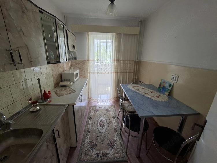 Apartament cu 3 camere decomandat în Vest