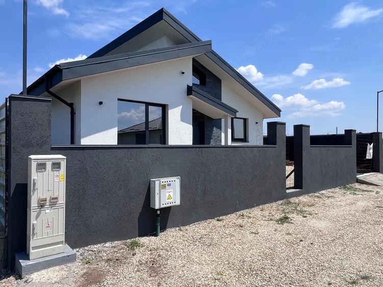 Casă cu 3 camere cu Teren 350 Mp în Central