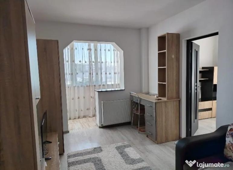 Apartament cu 3 camere semidecomandat în George Enescu