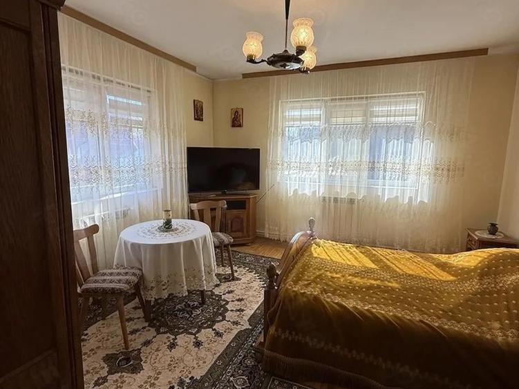 Casă individuală cu 5 camere cu Teren 728 Mp în Vest