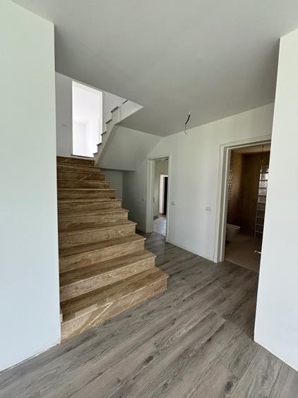 Casă cu 4 camere în Dărmănești