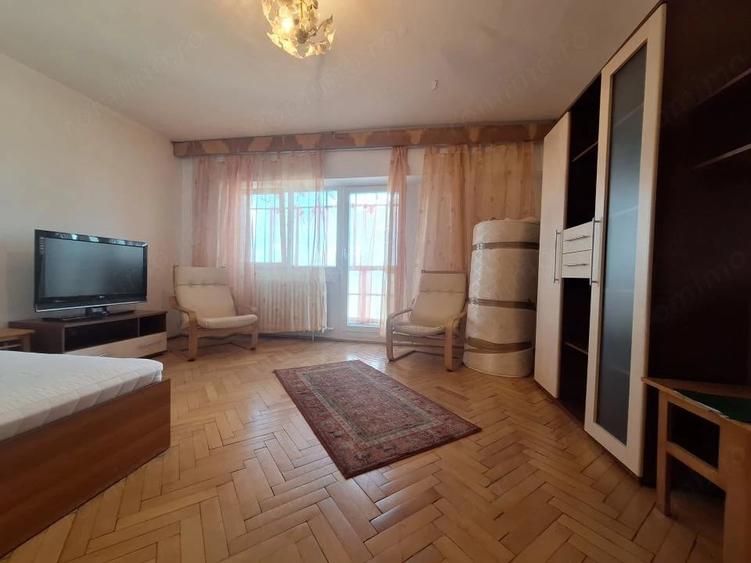 Garsonieră decomandată în Fabric