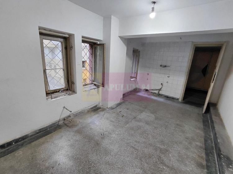 Spațiu comercial, de 105.44999694824 mp, în Basarabia