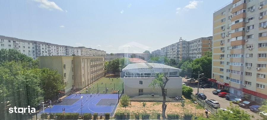 Apartament cu 3 camere semidecomandat în Militari