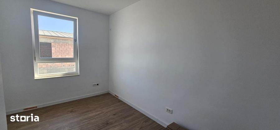 Casă cu 4 camere cu Teren 259 Mp în Vidra