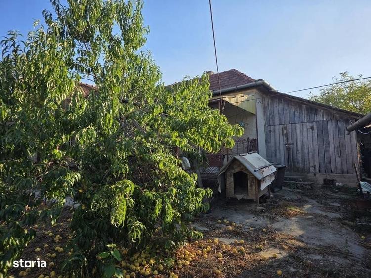 Casă cu 4 camere în Șișterea