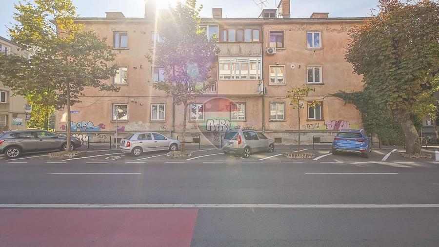 Birou, de 55 mp, în Centrul Civic