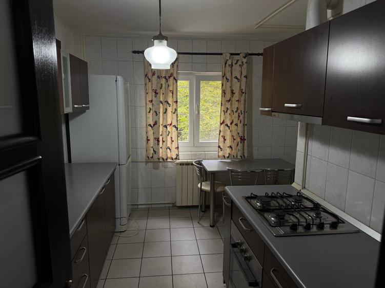Apartament cu 3 camere în Vitan Mall