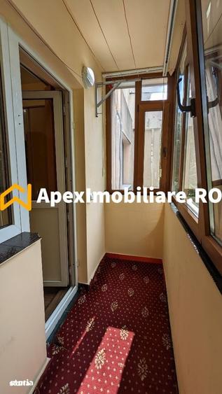Apartament cu 3 camere decomandat în Berceni