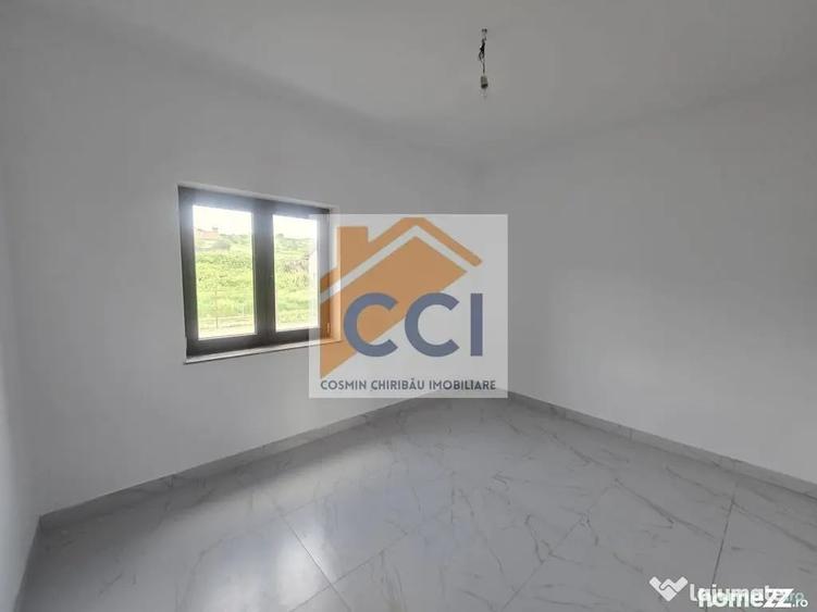 Casă cu 3 camere cu Teren 590 Mp în Sărata