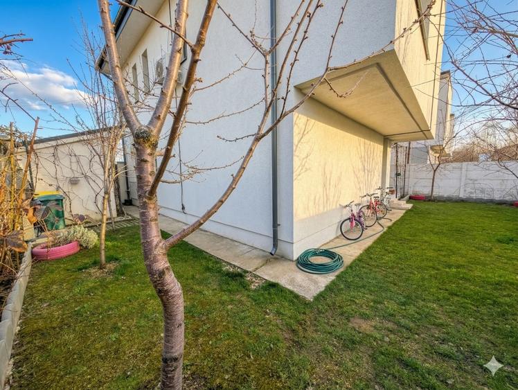 Casă individuală cu 4 camere cu Teren 233 Mp în Tunari