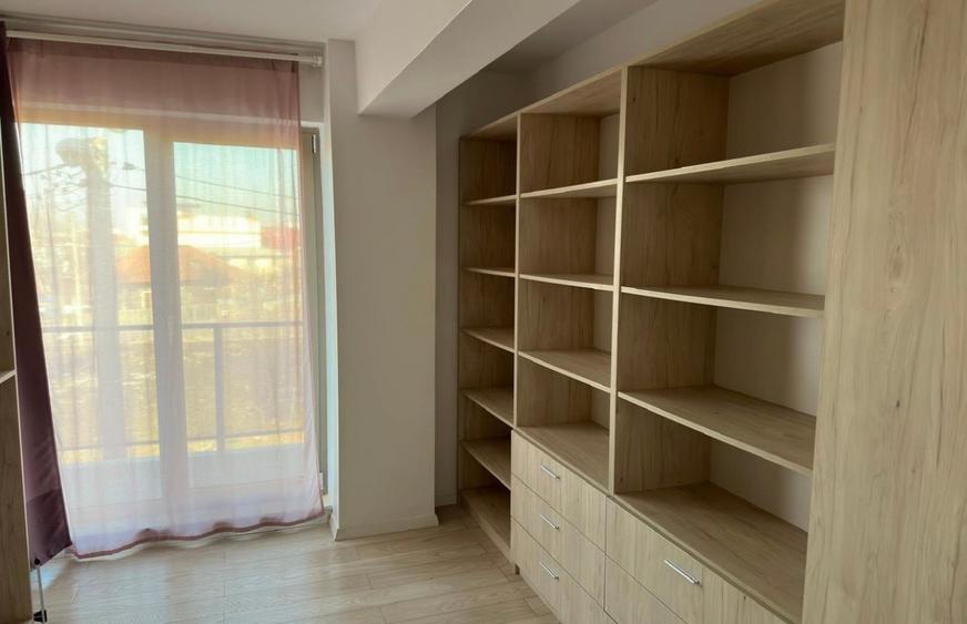 Apartament cu 3 camere decomandat, mobilat în Bd. Laminorului