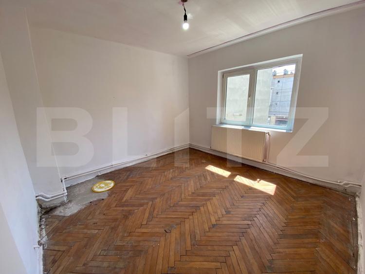 Apartament cu 3 camere semidecomandat, mobilat în Baciu
