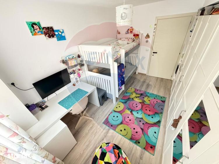 Apartament cu 4 camere, mobilat în Titan