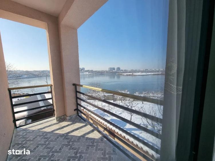Casă cu 7 camere cu Piscina în Fundeni