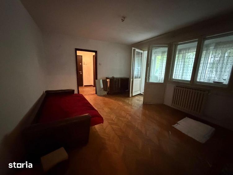 Apartament cu 3 camere semidecomandat în Dristor