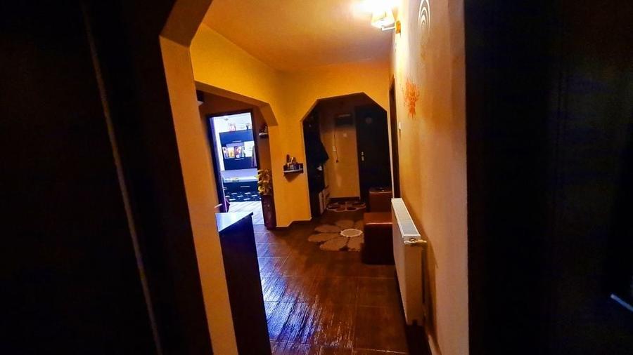 *DE VANZARE*Apartament compus din patru camere si dependinte* // *** Pret Fix *** - 1