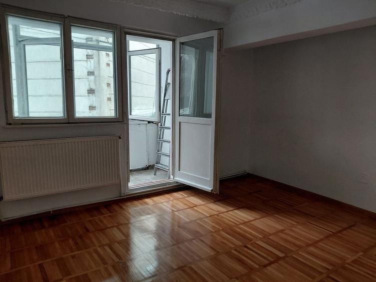 Apartament cu 2 camere decomandat în Port