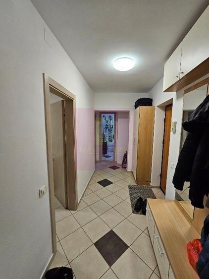 Apartament cu 2 camere decomandat, mobilat în Calea Călărașilor