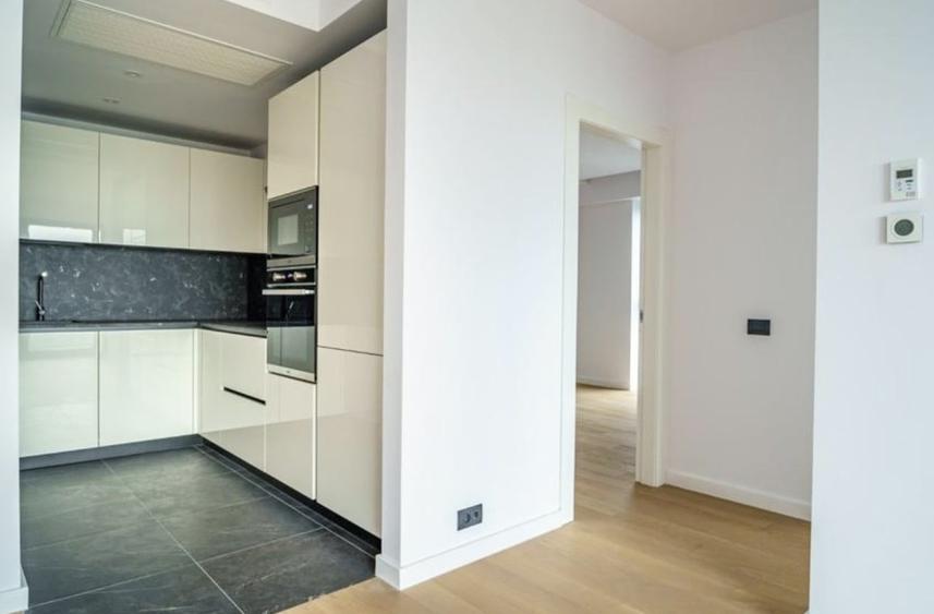Apartament cu 3 camere semidecomandat, mobilat în Herăstrău