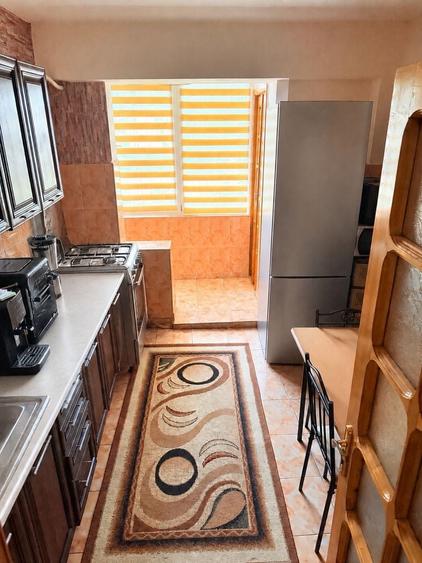 Apartament cu 4 camere semidecomandat în Central