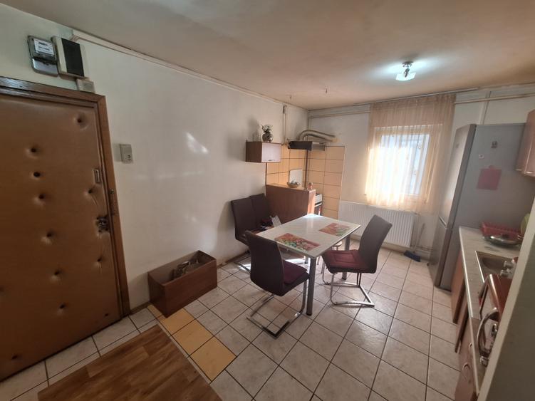 Apartament cu 2 camere decomandat în Simion Bărnuțiu