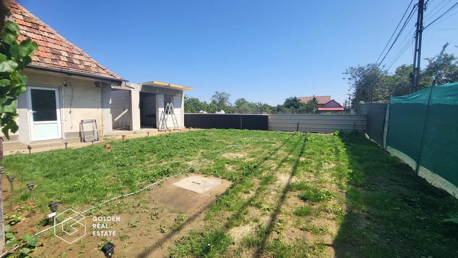 Casă individuală cu 4 camere cu Canalizare în Urseni