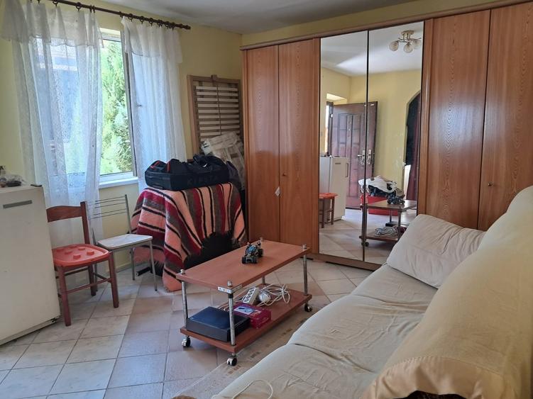 Casă individuală cu 4 camere cu Teren 4000 Mp în Roșia